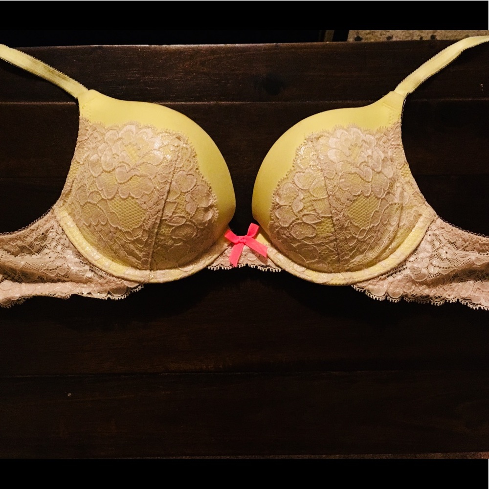 Victoria’s Secret 32B Dream Angels Push-Up Bra - Picture 2 of 5